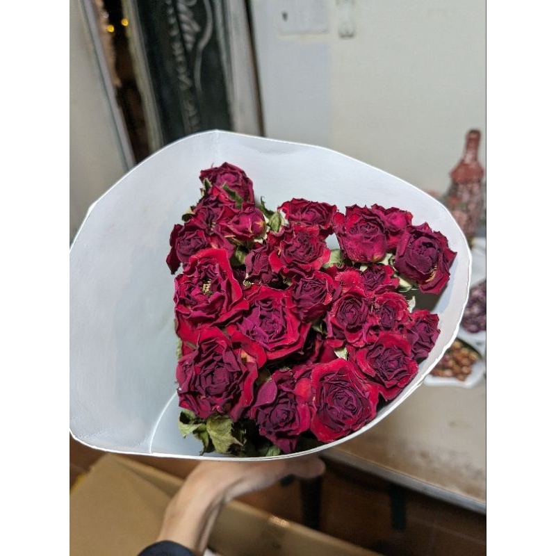 Hoa hồng sấy khô trang trí vintage