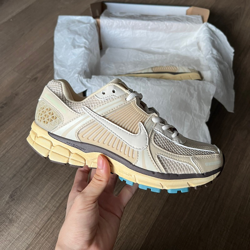 JDK STORE_Giày Sneaker Zoom Vomero 5 "Oatmeal" Beige Màu Be Bản Cao Cấp