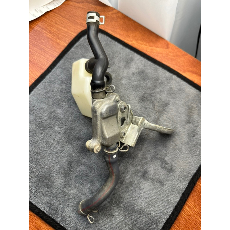 BỘ XỬ LÍ KHÍ THẢI SPARK 135i THÁO XE