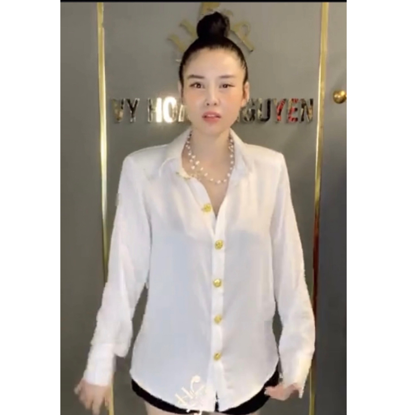 Áo sơ mi lụa ngọc trai cúc vàng đồng A10