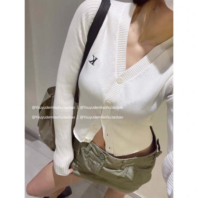 Áo cardigan Cal.vin K.lein trắng basic thêu logo ngực