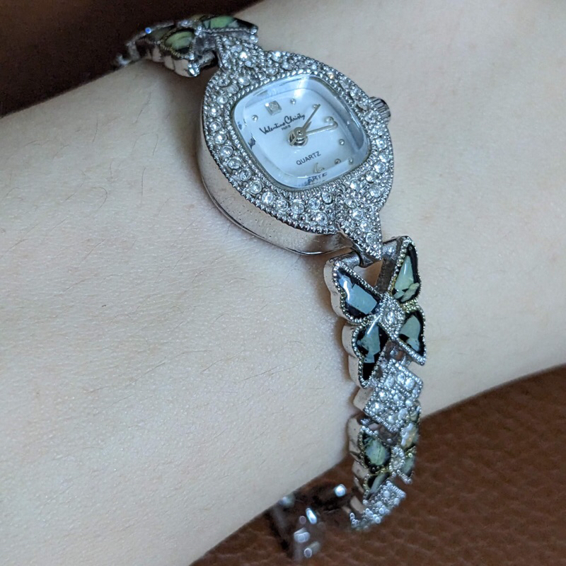 Đồng hồ nữ thương hiệu Valentino Christy Paris