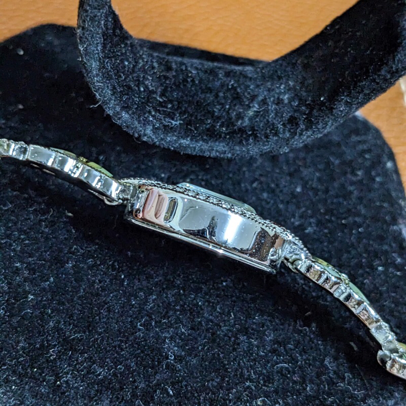 Đồng hồ nữ thương hiệu Valentino Christy Paris