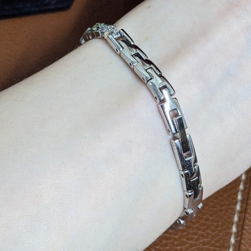 Đồng hồ nữ thương hiệu Valentino Christy Paris