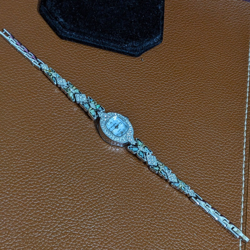 Đồng hồ nữ thương hiệu Valentino Christy Paris