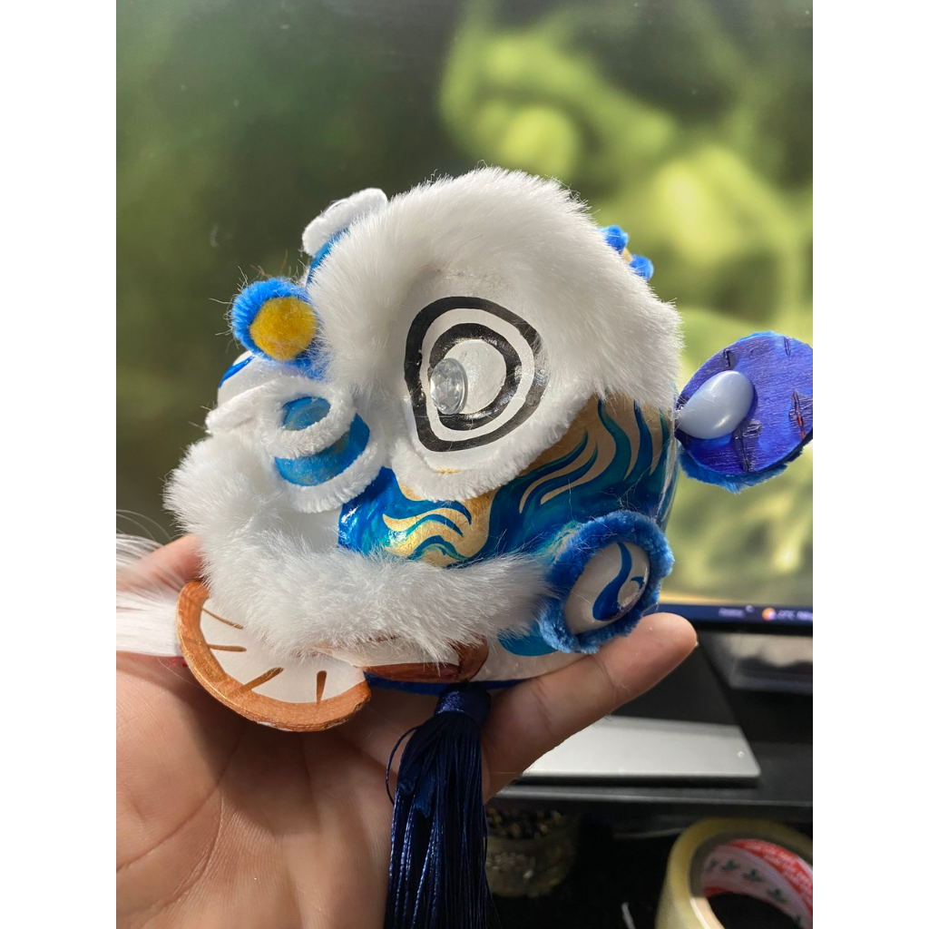 Đầu lân, loại đẹp, màu xanh, vẽ tay, size 12cm, làm quà tặng.