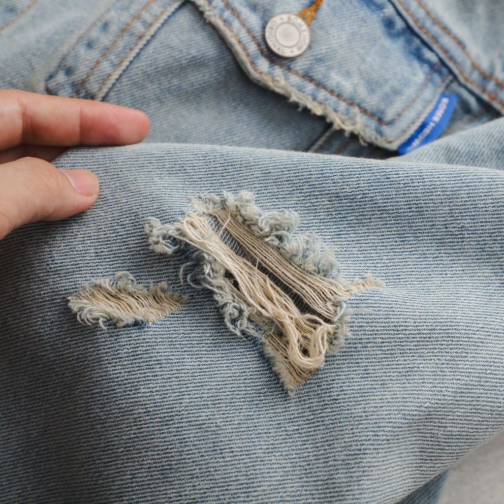 Áo Khoác Jean Distressed Blue Label, Chất Vải Jean Thoải Mái, AK0042, SOMEHOW