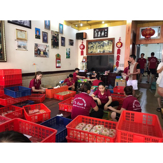 BÁNH TRUNG THU TẠ QUYẾT