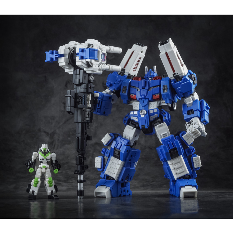 Người máy biến hình Ultra Magnus của hãng IF