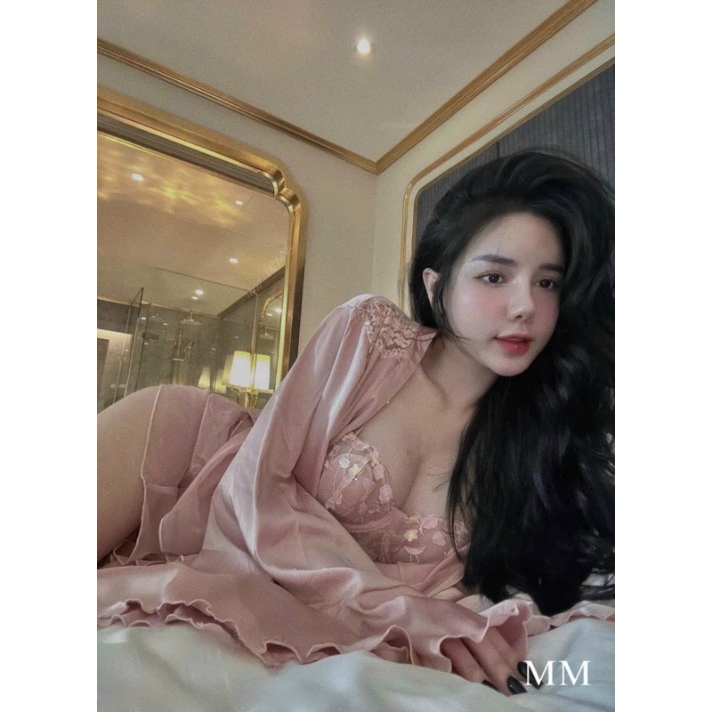 SP.695 Váy ngủ hai dây von ren có gọng và đệm kèm áo choàng hàng Quảng châu cao cấp