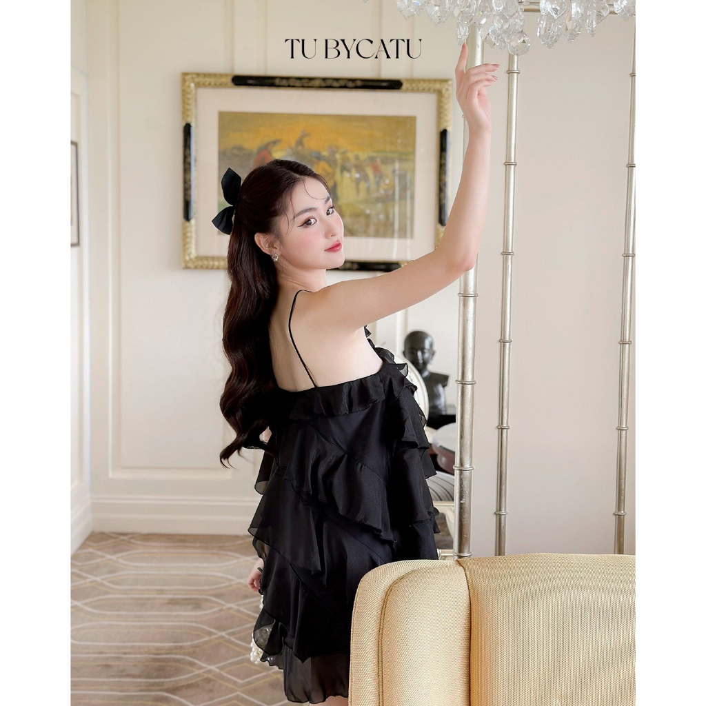 TUBYCATU | Đầm yếm nhiều tầng bèo anne black dress