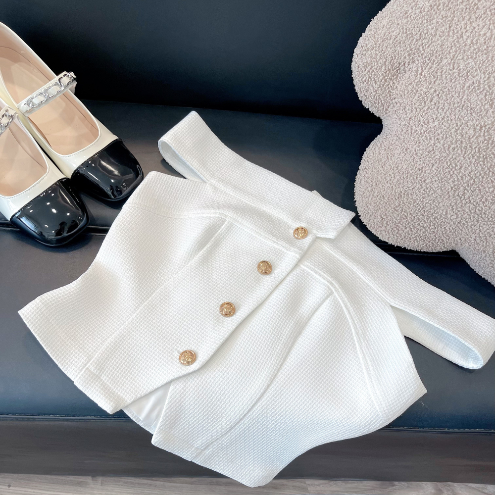 GIGI - áo trễ vai cúc đồng phù hợp đi chơi, đi trà chiều