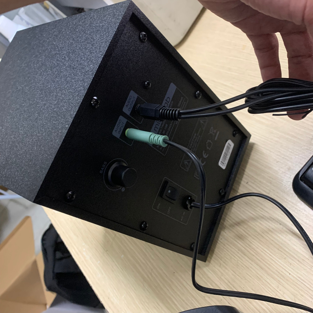 Loa máy vi tính 2.1 Microlab M105- Bass trầm ấm, Công suất 11W, nút chỉnh âm và bass riêng, Bh 12 tháng