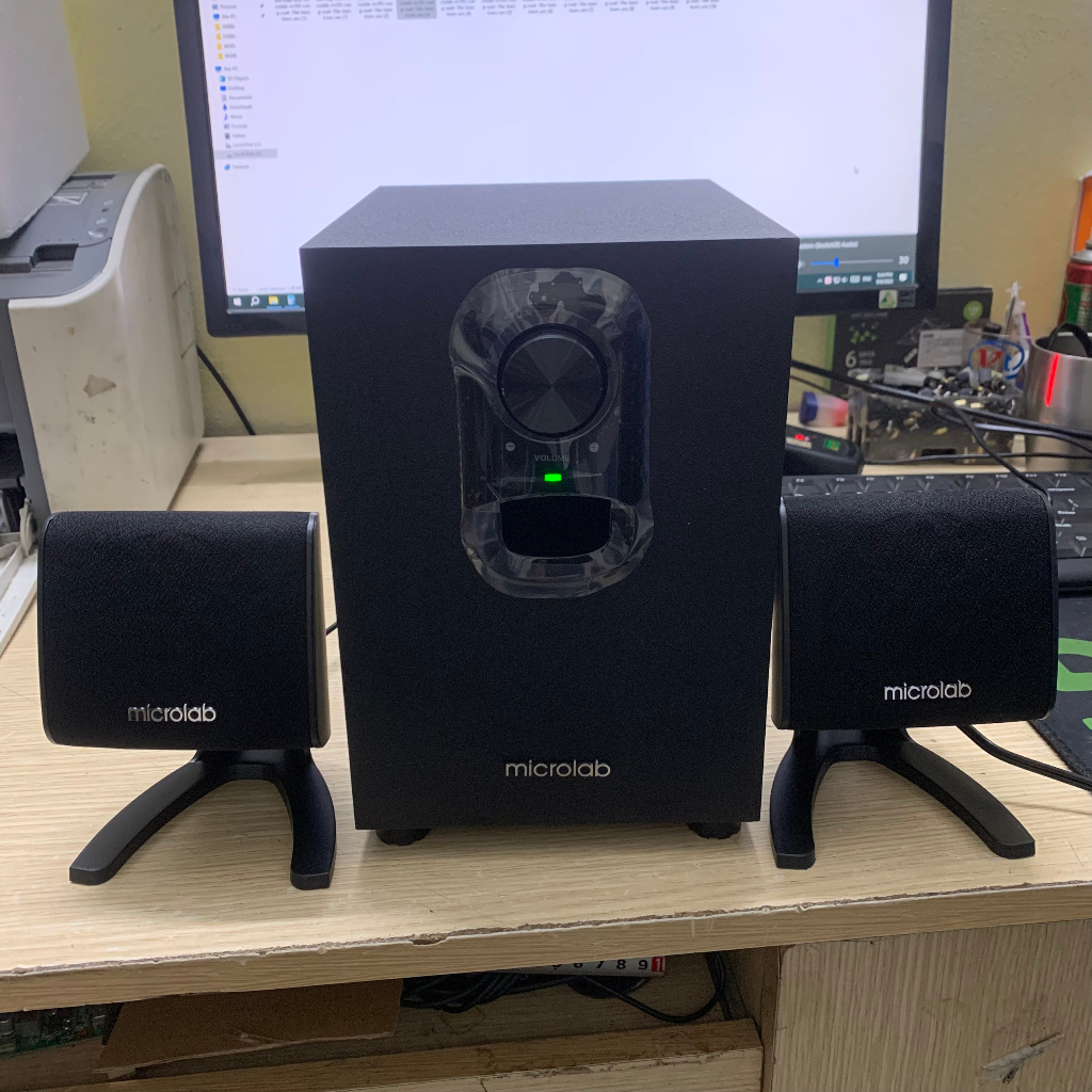 Loa máy vi tính 2.1 Microlab M105- Bass trầm ấm, Công suất 11W, nút chỉnh âm và bass riêng, Bh 12 tháng
