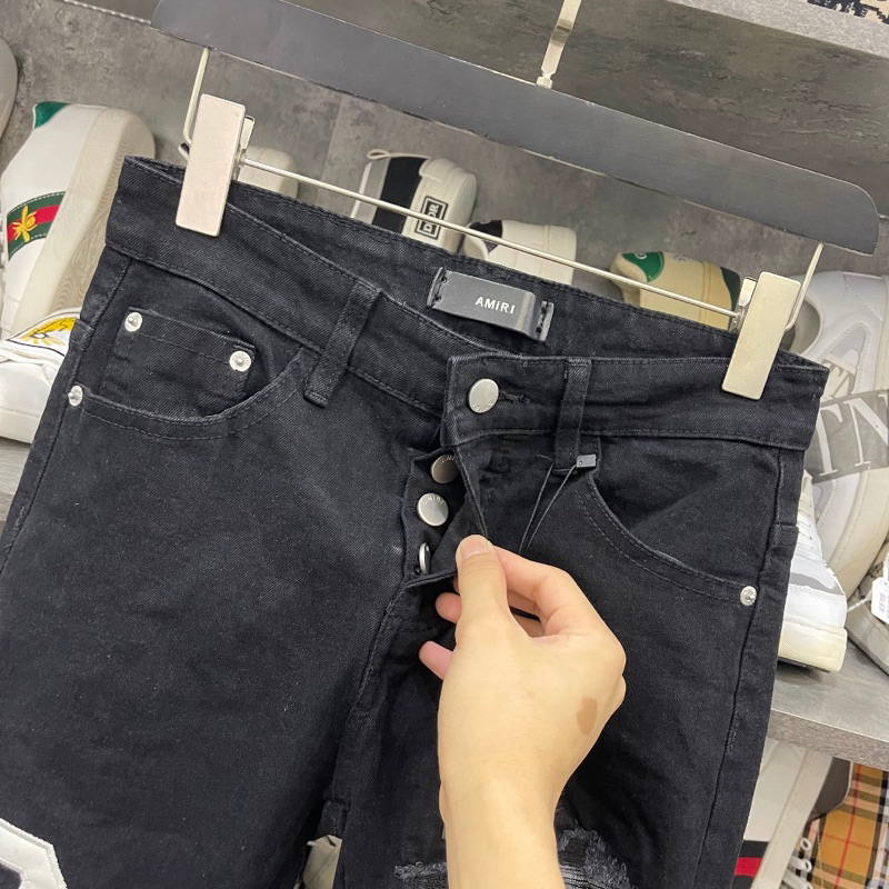 Quần jean amiri thêu chữ đùi,quần jean amiri vá kẻ thêu chữ AMIRI cực hot