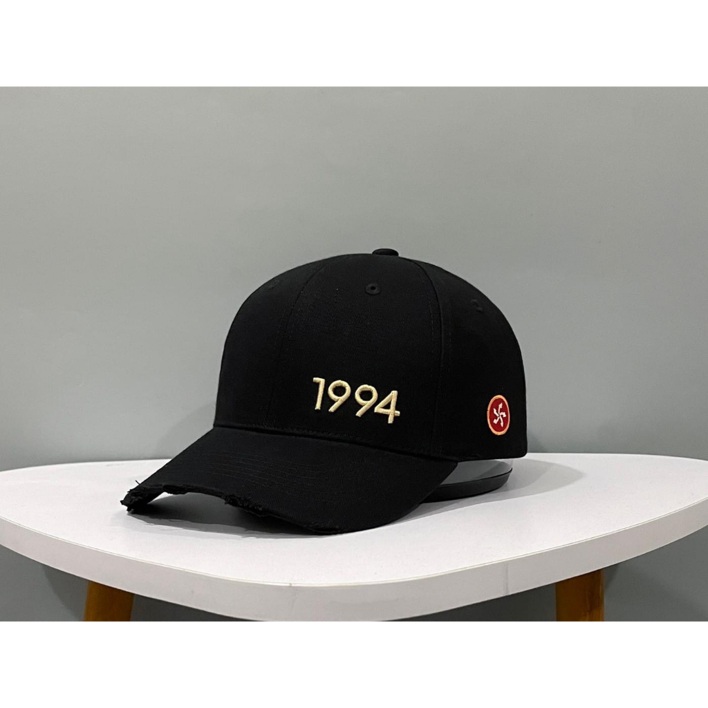 Nón mũ lưỡi trai màu đen thêu chữ cái unisex nam/nữ, trẻ trung cá tính, hợp thời trang HUW OFFICIAL