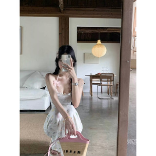 Đầm body dài cổ yếm