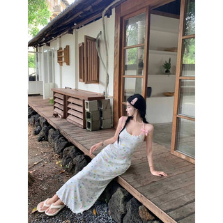 Đầm body dài cổ yếm