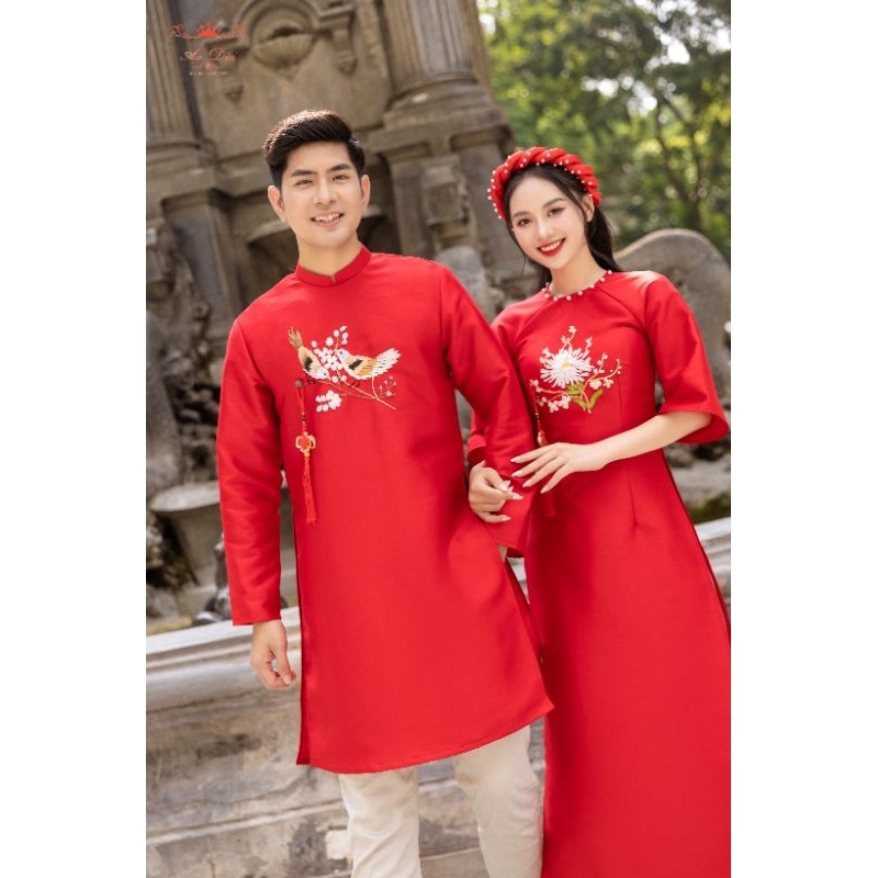 Áo dài Gia Đình Yến Xuân màu đỏ diện tết Giáp Thìn 2024