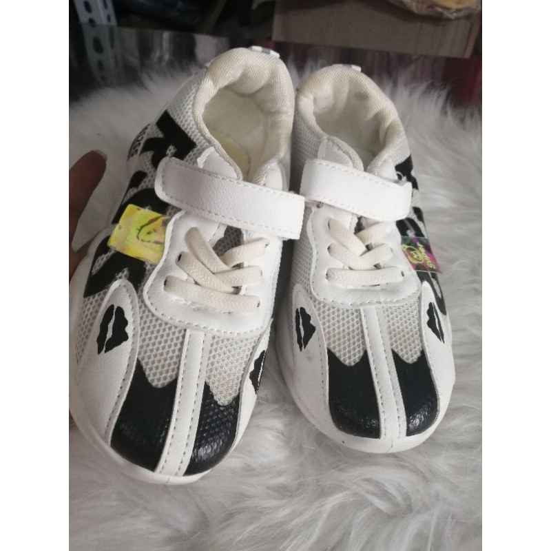 Xả kho giày thể thao trẻ em nhiều mẫu lẻ size như hình