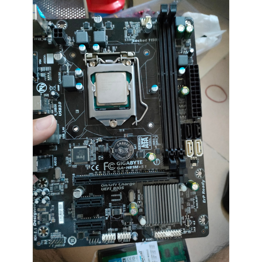 Main H81,I3 4150,Ram 8G,SSD 128G và chắn main.