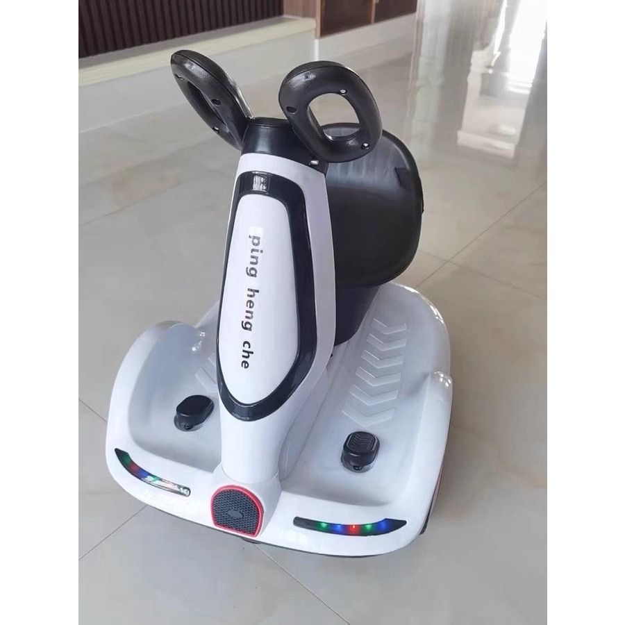 Xe máy điện cho bé, Xe ô tô điện trẻ em cân bằng xoay 360 độ có nhạc đèn hình Robot