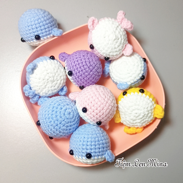 Móc khoá Cá voi bằng len handmade