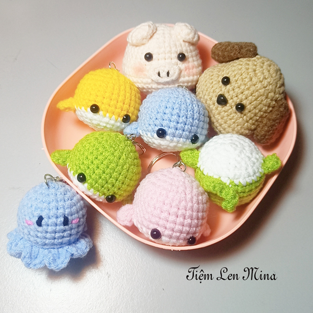 Móc khoá Cá voi bằng len handmade