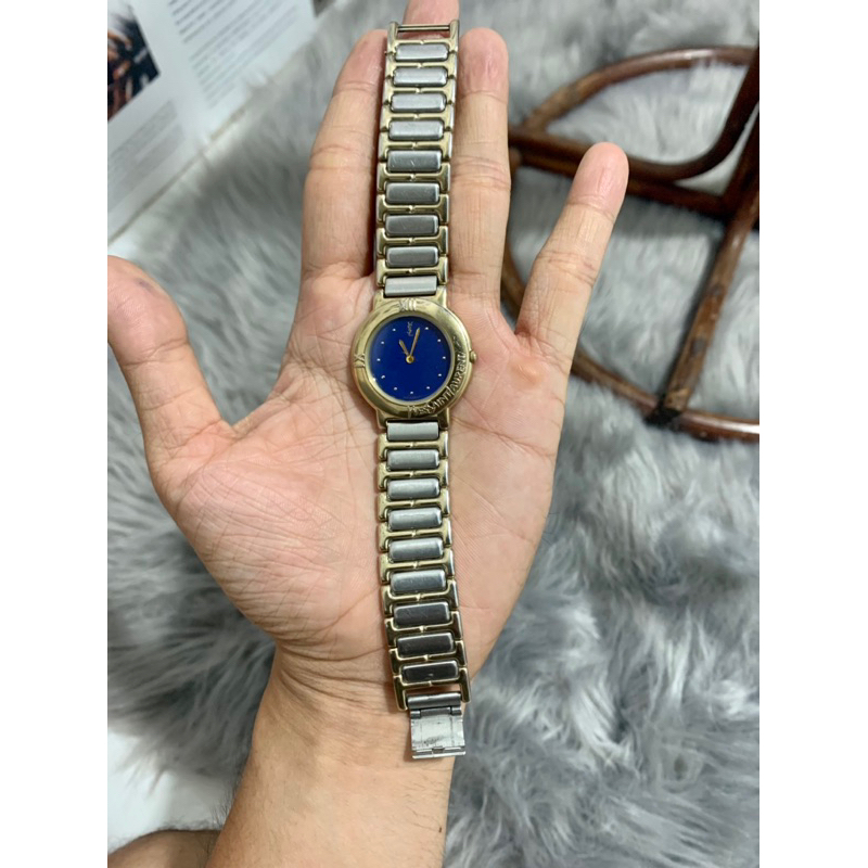 Đồng hồ YsL mặt xanh 2080038 tình trạng đa cũ