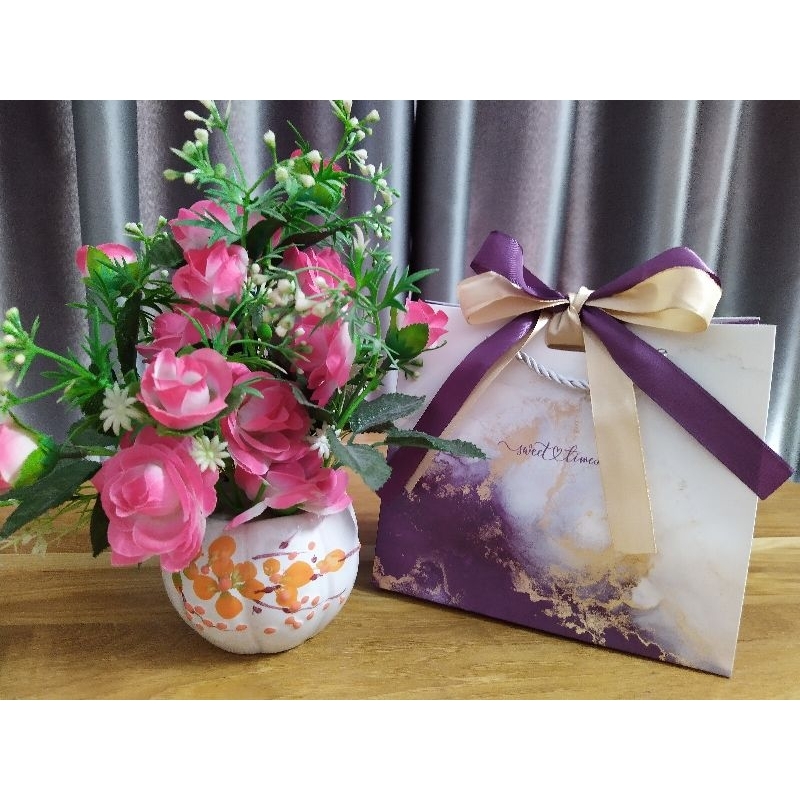 Túi giấy đựng quà 8/3 kèm ruy băng