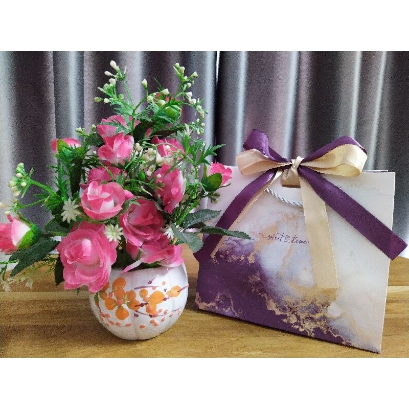 Túi giấy đựng quà 8/3 kèm ruy băng