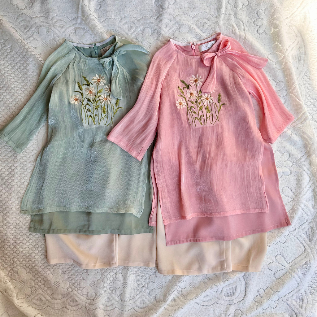 Bộ áo dài tơ lụa mềm tết thêu hoa TẶNG KÈM MẤN cho bé xinh xắn dễ thương áo dài cho mẹ và bé