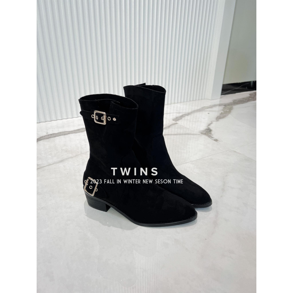 Boots dáng ngắn da lộn đai cài 3001-3