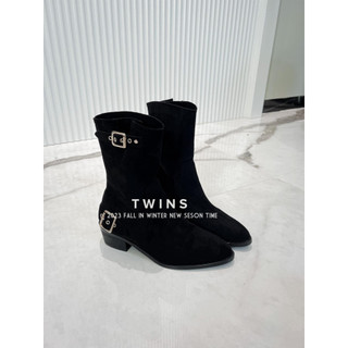 Boots dáng ngắn da lộn đai cài 3001-3