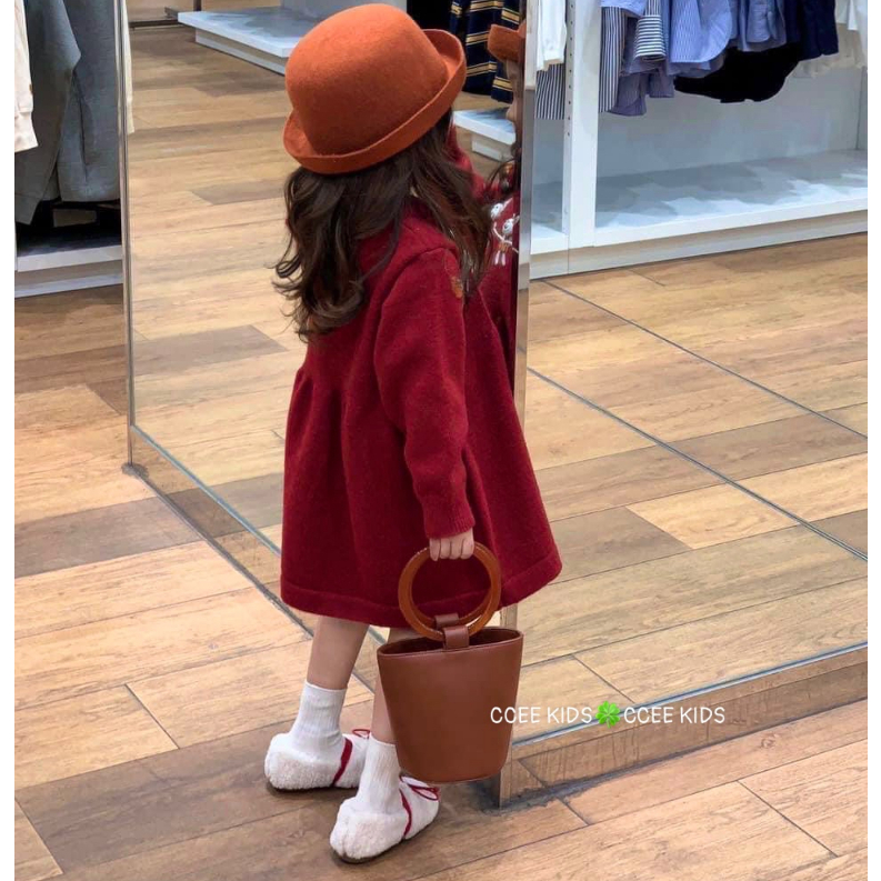 Đồ bé gái Váy cho bé màu đỏ Chất liệu vải nhung loại 1 mềm mại thêu họa tiết dễ thương tôn da xinh dáng siêu Cute