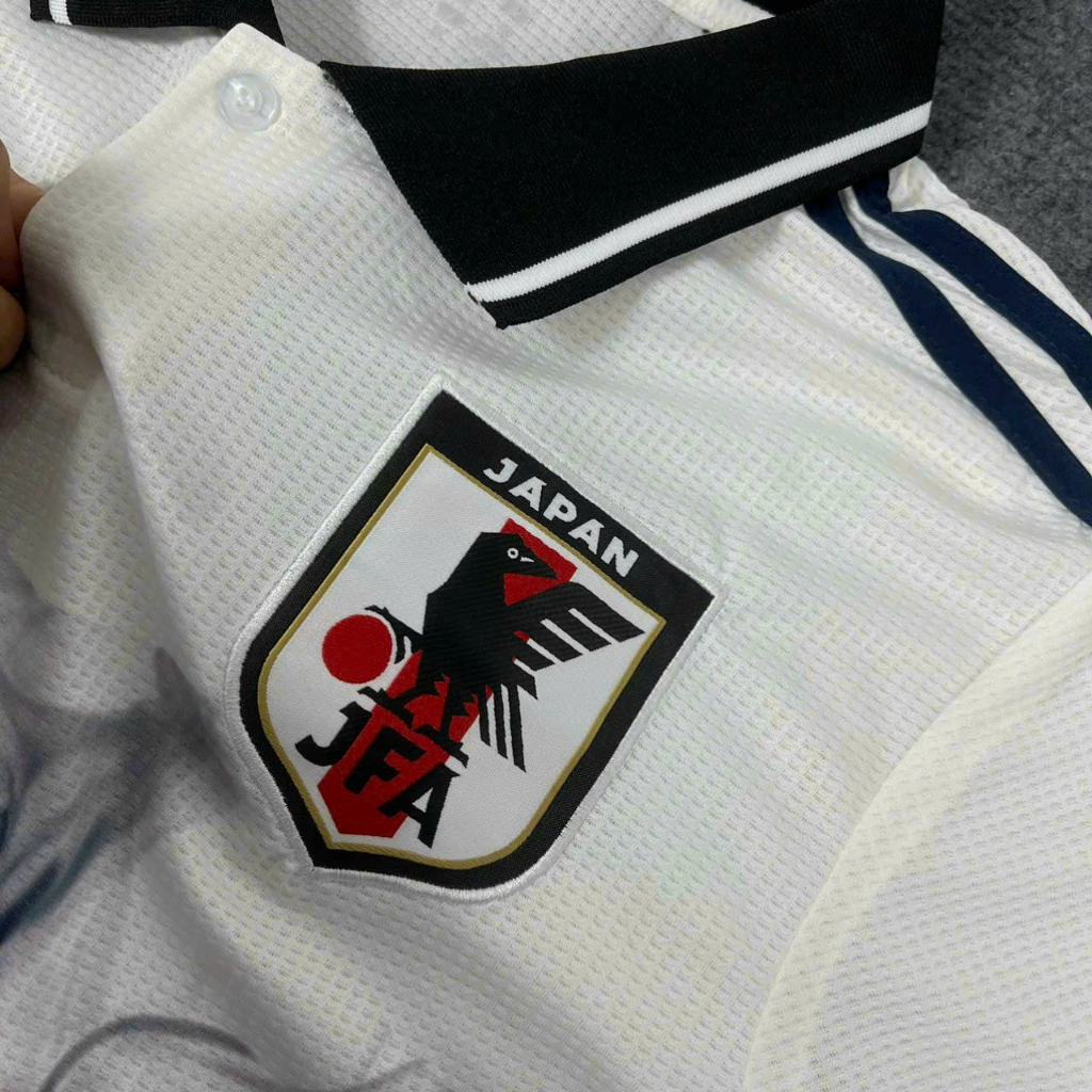 Bộ quần áo polo bóng đá nhật bản japan có cổ bẻ in hình rồng sương khói đen trắng ảo lòi logo thêu vải thái