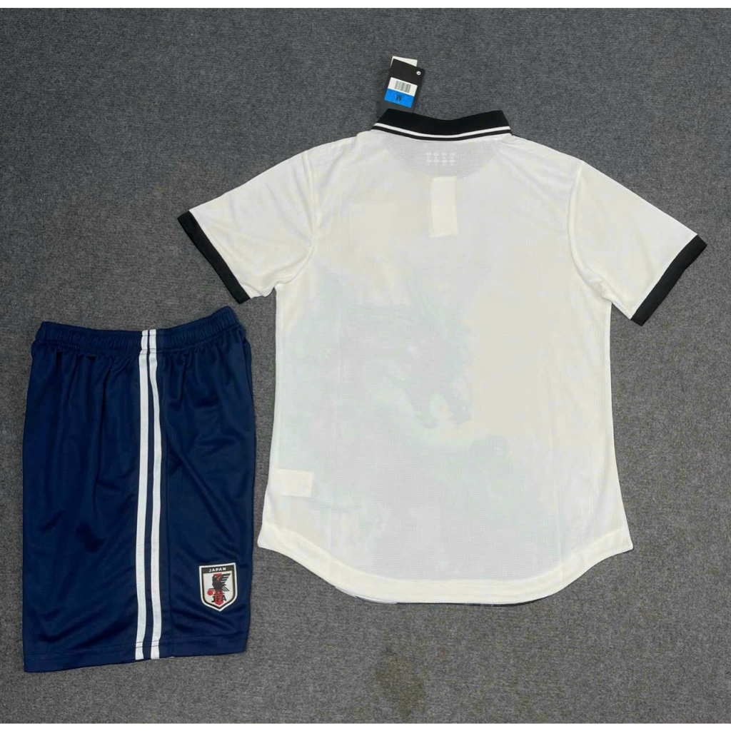 Bộ quần áo polo bóng đá nhật bản japan có cổ bẻ in hình rồng sương khói đen trắng ảo lòi logo thêu vải thái