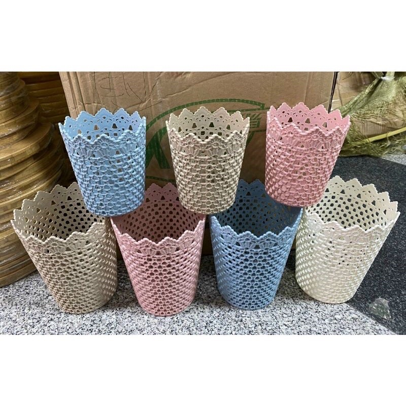 Giỏ đựng bút để bàn shahani, ống lọ cắm bút đa năng bằng nhựa hoa văn nhiều màu trong văn phòng tiện lợi