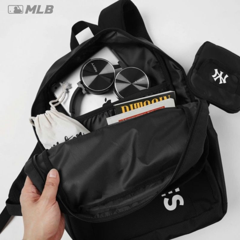 Ba lô đen nam nữ nhiều mẫu