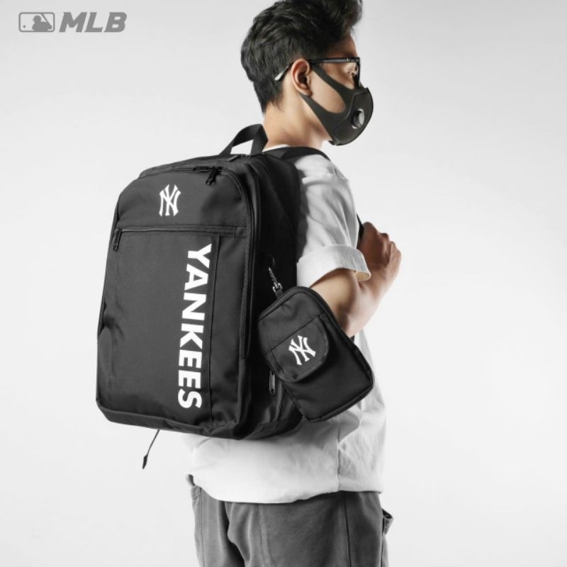 Ba lô đen nam nữ nhiều mẫu