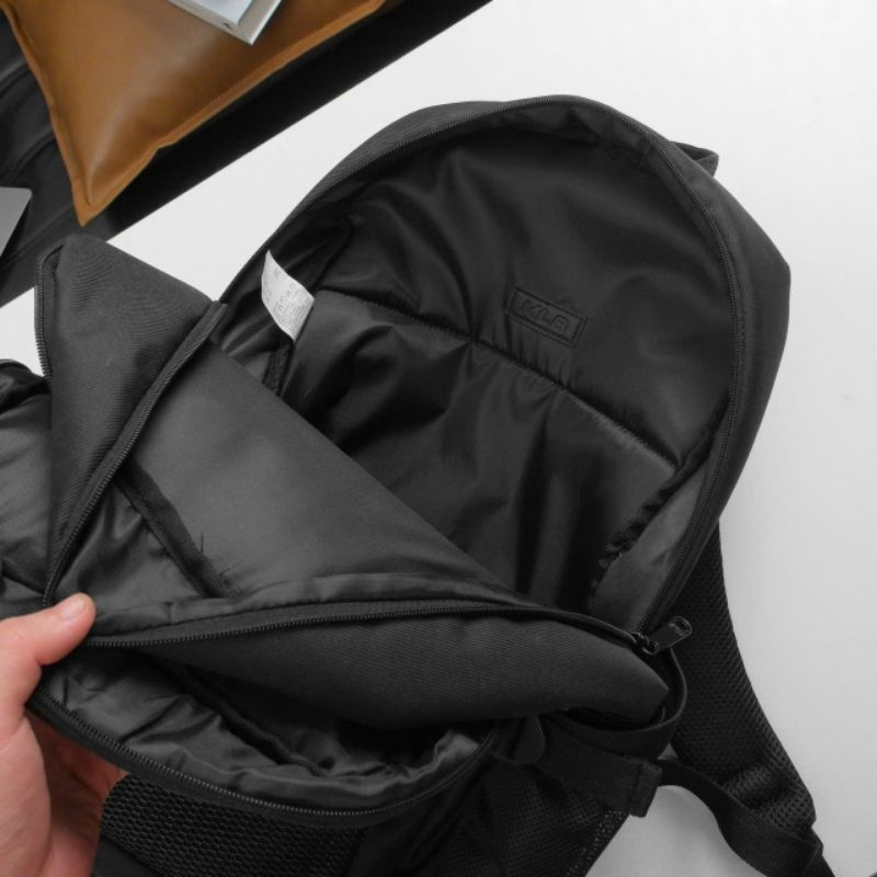 Ba lô đen nam nữ nhiều mẫu