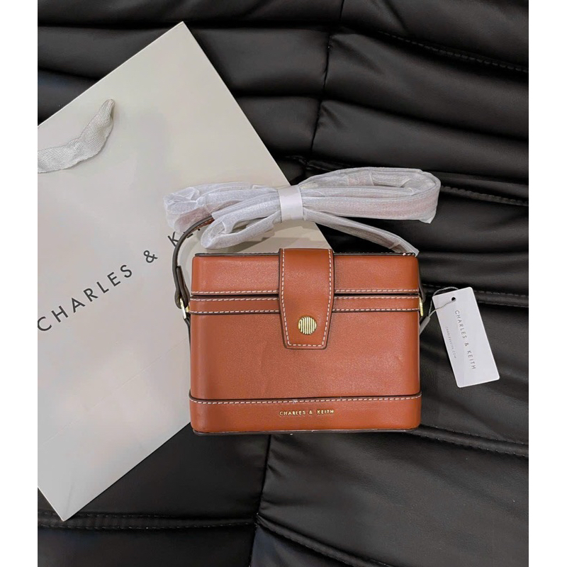 Túi charles keith màu mới