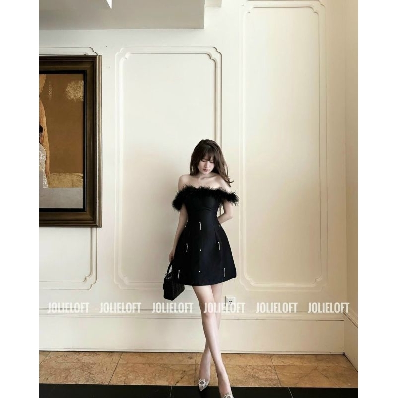 ĐẦM ỐNG ĐEN BẸT VAI RỚT VAI ĐÍNH LÔNG VŨ ĐÍNH ĐÁ