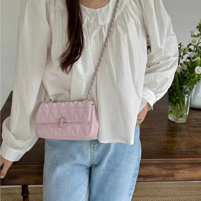 Faya - Túi xách T2084 đeo chéo chần ô khóa xoay sang trọng