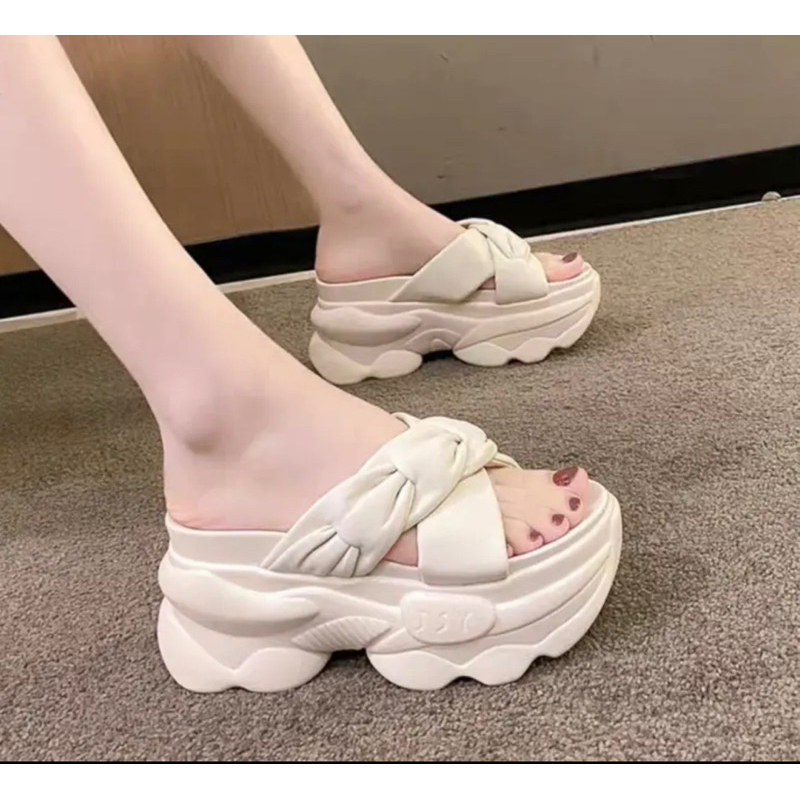 DÉP BÁNH MÌ QUAI CHÉO CHỮ X HÀNG NHẬP QC