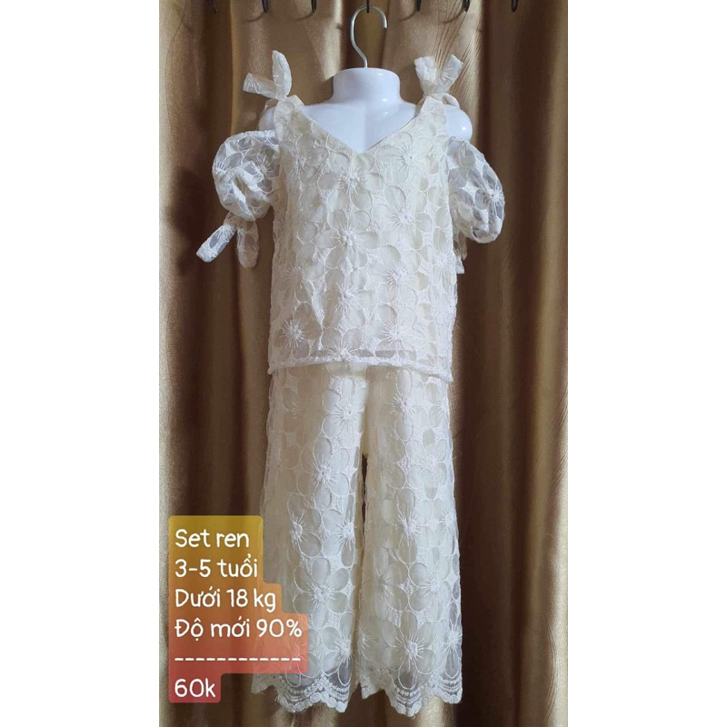 Bộ ren hoa mai cổ V dây buộc vai