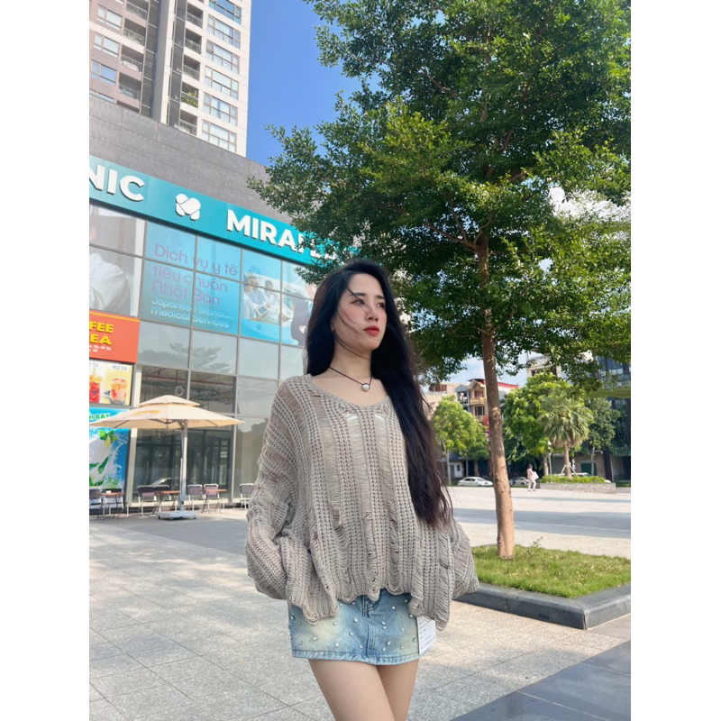 Áo len rách tay dài