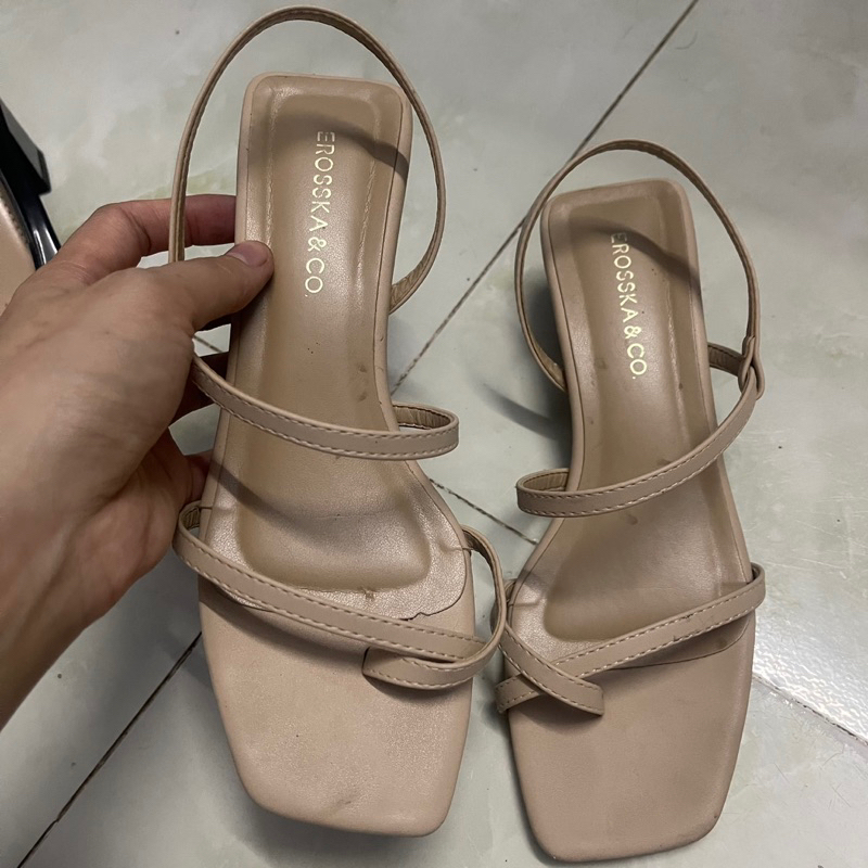Sandal quai mảnh gót vuông Eroska