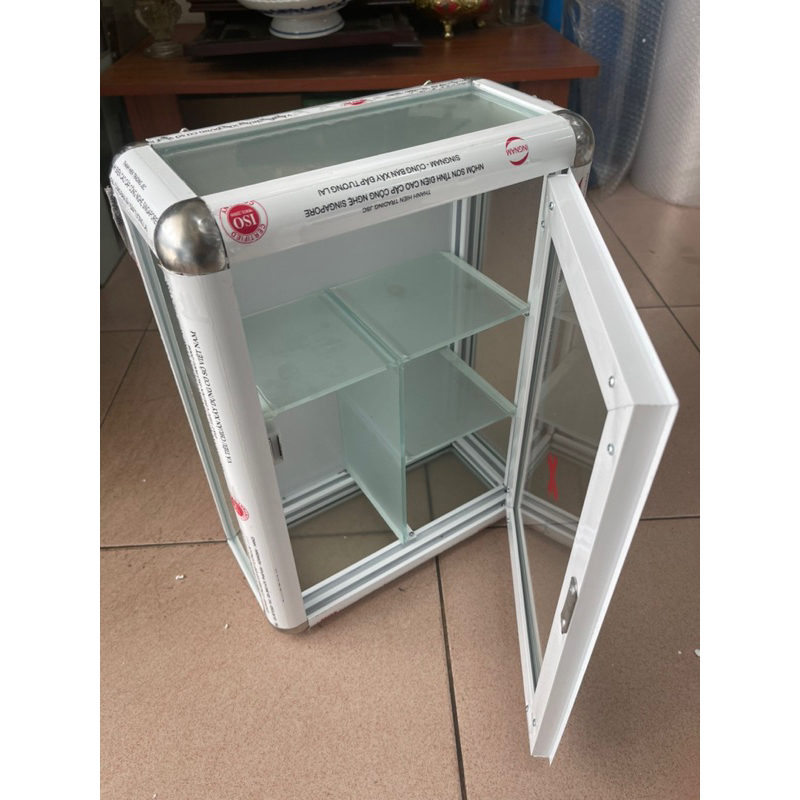 Tủ thuốc gia đình treo tường
