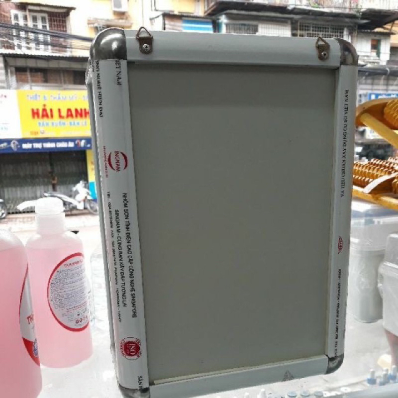 Tủ thuốc gia đình treo tường